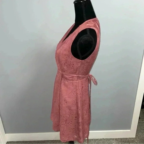 WAYF  Wrap Dress - Picture 2 of 7